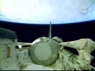 N.A.S.A. STS-120 Shuttle Discovery UFO October 23 2007(240p_H.264-AAC).mp4_000015383