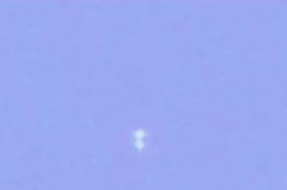 UFO Projected another sphere Real Evidence- OVNI proyectando esfera Mexico tijuana 25_12_2013(360p_H.264-AAC).mp4_000026459
